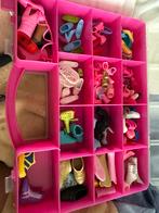 Grote verzameling Barbie schoenen, jaren '60, Ophalen of Verzenden, Gebruikt, Barbie