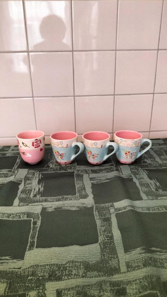 4 Mokken Jet servies C, est La Vie servies, Huis en Inrichting, Keuken | Servies, Nieuw, Kop(pen) en/of Schotel(s), Overige stijlen