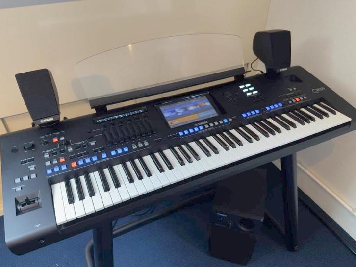 Complete Genos en alle beschikb. software, en instructiemat., Muziek en Instrumenten, Keyboards, Zo goed als nieuw, 76 toetsen