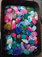 Zeer grote partij gekleurde agaat cabochons, Sieraden, Tassen en Uiterlijk, Edelstenen, Ophalen of Verzenden, Nieuw