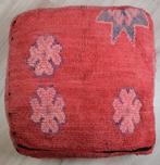 Nieuwe Marokkaanse berber wollen kelim, vloerkussen poef, Nieuw, Ophalen of Verzenden, 50 tot 75 cm, Vierkant