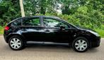 Citroen C4 1.6 VTi Anniversaire / NAVI / PDC / TREKHAAK, Auto's, Citroën, Gebruikt, Zwart, 4 cilinders, 1545 kg