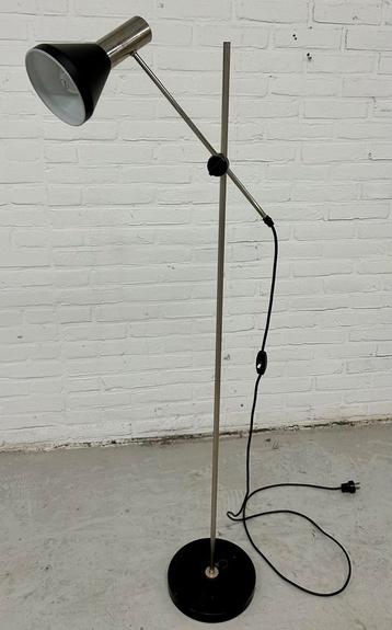 Vintage hengellamp, vloerlamp beschikbaar voor biedingen