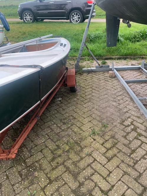Volksboot 480+trailer. Compleet, Watersport en Boten, Zeilen en Zeiltoebehoren, Gebruikt, Minder dan 15 m², 3 tot 6 meter, Ophalen