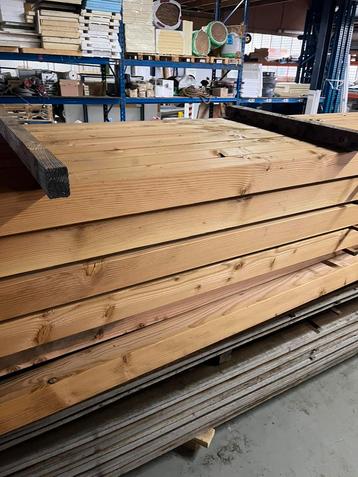 Douglas geschaafde balken 12x12 4m lang beschikbaar voor biedingen