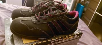 Dames veiligheids schoenen maat 39 beschikbaar voor biedingen