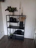 Zwarte metalen wandmeubel van WOOOD., Huis en Inrichting, Kasten | Wandmeubels, Ophalen, Gebruikt, 25 tot 50 cm, Minder dan 150 cm