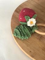 Gehaakte aardbei rammelaar, Kinderen en Baby's, Kraamcadeaus en Geboorteborden, Ophalen of Verzenden, Nieuw