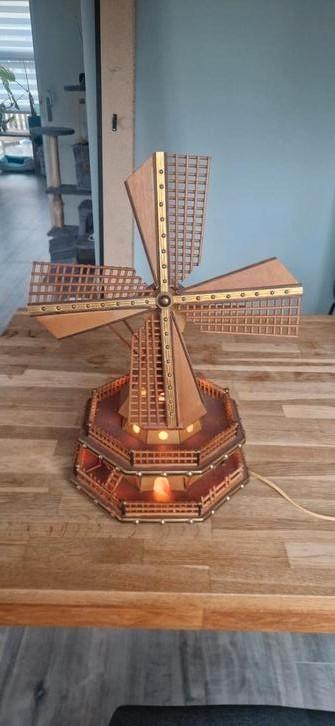 Houten windmolen muziekdoos beschikbaar voor biedingen