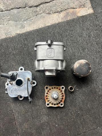 190cc HT cilinder kit 67x55 slag piaggio/gilera beschikbaar voor biedingen