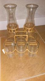 2 glazen water of sap flessen met een bamboe tray met glazen, Verzamelen, Ophalen of Verzenden, Zo goed als nieuw, Overige typen