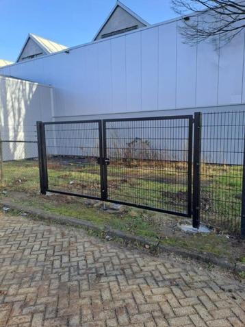 dubbele draaipoort zwart 4x1.80 beschikbaar voor biedingen