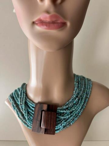 Ketting met houten sluiting ( in Hilversum ) beschikbaar voor biedingen