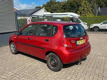 Chevrolet Kalos 1.2 5D 2006 Rood beschikbaar voor biedingen