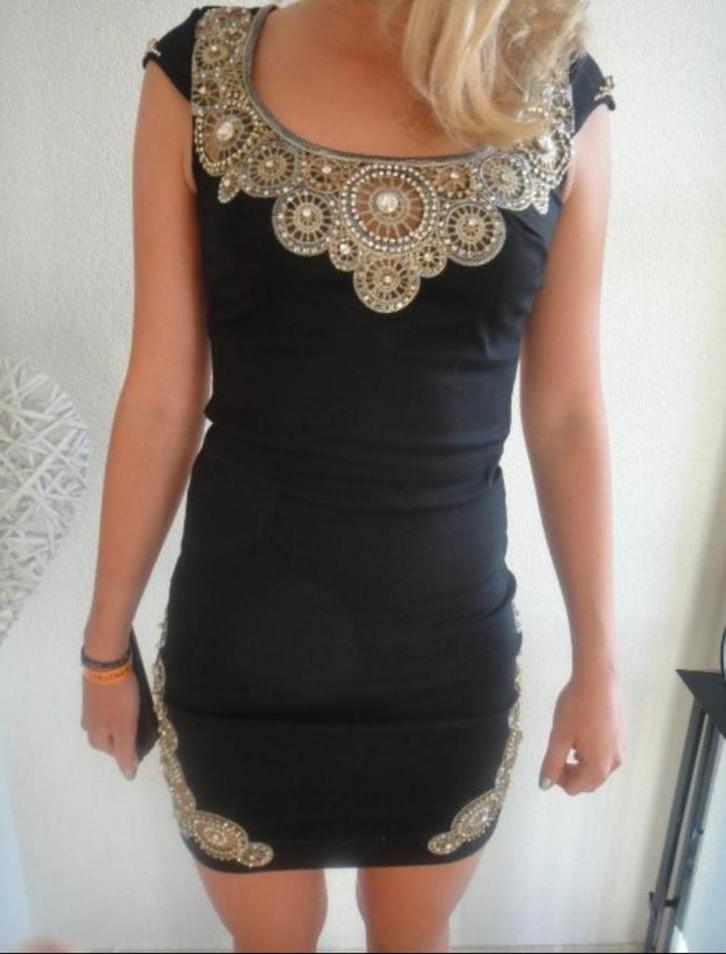 Feestelijke zwart jurkje met steentjes 1x gedragen, Kleding | Dames, Gelegenheidskleding, Zo goed als nieuw, Galajurk, Maat 34 (XS) of kleiner