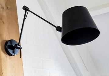 Moderne wandlamp, zwart beschikbaar voor biedingen