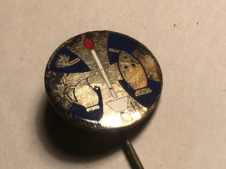 Emaille RELIGIE Speld (Blauw/Wit/Rood/Metaalkleur)., Verzamelen, Speldjes, Pins en Buttons, Zo goed als nieuw, Speldje of Pin