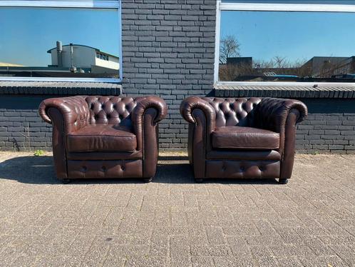 Twee Chesterfield club fauteuils bruin GRATIS BEZORGD, Huis en Inrichting, Fauteuils, Gebruikt, 75 tot 100 cm, Ophalen of Verzenden