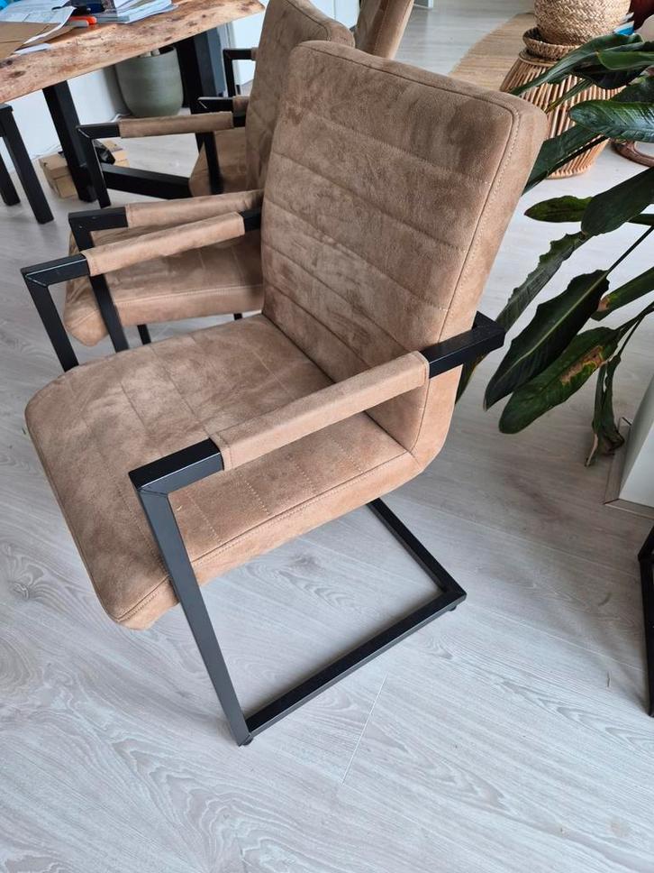 Stijlvolle eetkamerstoelen met armleuning, Huis en Inrichting, Stoelen, Ophalen
