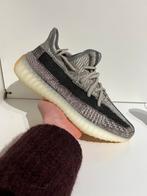 Yeezy 350 V2 Zyon maat 41 1/3, Kleding | Heren, Schoenen, Overige kleuren, ., Nieuw, Ophalen of Verzenden
