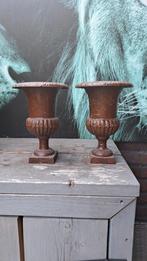 brocante Louvre gietijzeren vazen, Ophalen, Gebruikt