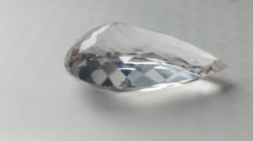 Peervormige Danburiet Edelsteen van 22.69 ct - Nieuw beschikbaar voor biedingen