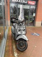 Vespa sprint Nardo grey  full opties, Fietsen en Brommers, Scooters | Vespa, Ophalen, Overige modellen