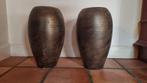 Twee grote bruine bloempotten, Steen, Gebruikt, Rond, Ophalen of Verzenden