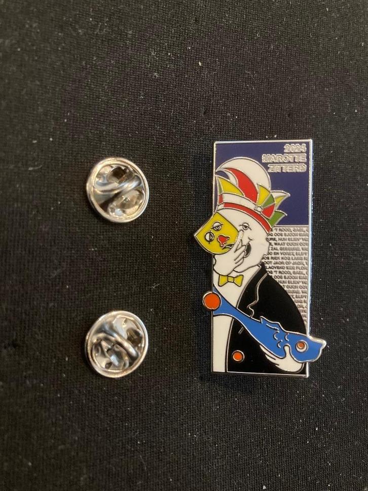 Carnaval PIN de Marotte Zitterd 2024, Verzamelen, Speldjes, Pins en Buttons, Nieuw, Speldje of Pin, Overige onderwerpen, Ophalen of Verzenden