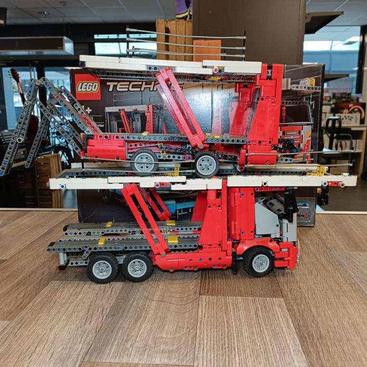 Lego Technic 42098 Autotransportvoertuig, Kinderen en Baby's, Speelgoed | Duplo en Lego, Zo goed als nieuw