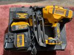 DeWALT DCN660D2 18V Li-Ion Accu afwerk tacker, Ophalen of Verzenden, Zo goed als nieuw