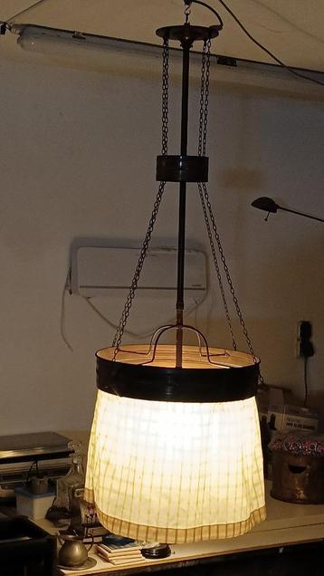 Oorspronkelijk petroleumhanglamp, elektrisch omgebouwd beschikbaar voor biedingen