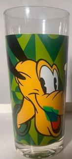 Groot glas met afbeelding van Pluto. Hoogte 14 cm., Ophalen of Verzenden, Overige figuren, Zo goed als nieuw, Gebruiksvoorwerp