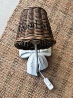 Leuk bedlampje strik met rietje kapje, Huis en Inrichting, Lampen | Wandlampen, Ophalen of Verzenden, Zo goed als nieuw