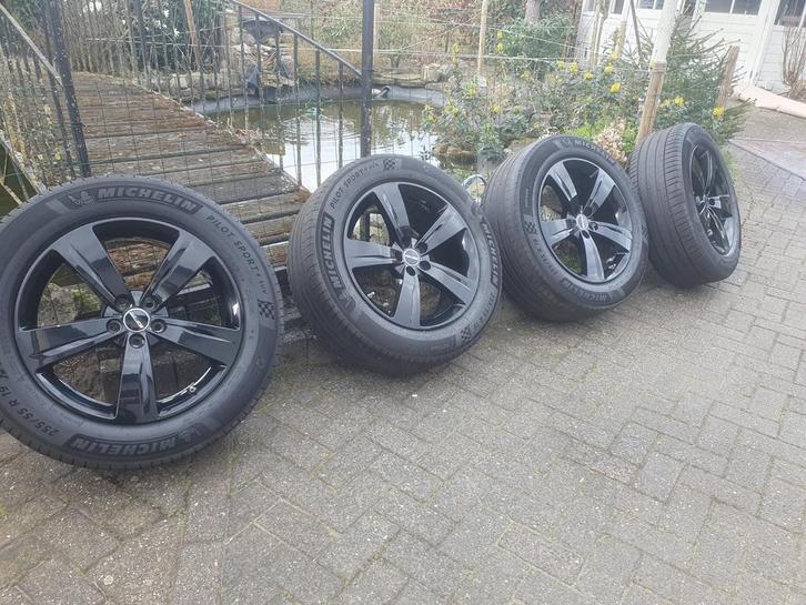 Range rover set Michelin Banden en Velgen 255/55 R19, Auto diversen, Wieldoppen, Gebruikt, Ophalen of Verzenden
