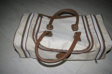 Breitas met zijvakken en opberg lussen beschikbaar voor biedingen