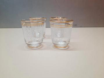 4 vintage Franse likeurglaasjes  borrelglas goud randje kant beschikbaar voor biedingen