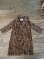 Zeer oude  bontjas in goede  bruikbare staat
