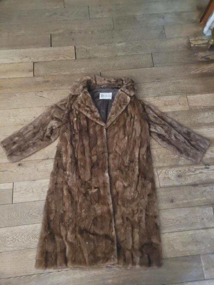 Zeer oude  bontjas in goede  bruikbare staat, Kleding | Dames, Jassen | Winter, Zo goed als nieuw, Maat 42/44 (L), Bruin, Ophalen of Verzenden