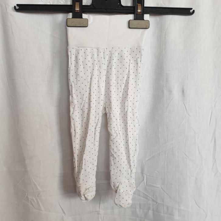 Schattig wit broekje met stippen. Mt 62 Merk H&M, Kinderen en Baby's, Babykleding | Maat 62, Zo goed als nieuw, Meisje, Broekje