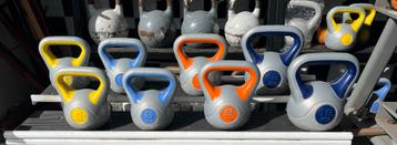 Kettlebells 2 x 4-6-8 en 12 kg kettlebell gewichten beschikbaar voor biedingen