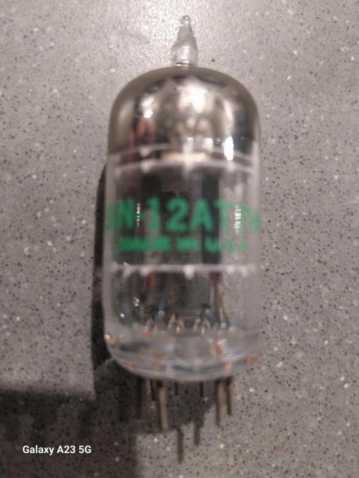 Te koop GE 12AT7 ECC81 NOS, Audio, Tv en Foto, Buizenversterkers, Buis of Buizen, Verzenden