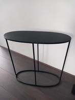 Zwarte metalen bijzet/plantentafel., Huis en Inrichting, Tafels | Bijzettafels, Ophalen, Minder dan 55 cm, Metaal of Aluminium