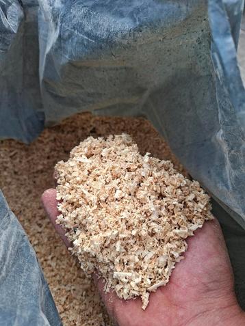 Houtkrullen bodembedekking voor dierenverblijf / kooitjes beschikbaar voor biedingen