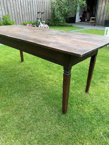 Antieke Hardhouten Tafel met Karakter beschikbaar voor biedingen