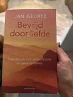 Bevrijd door liefde - Jan Geurtz, Ophalen of Verzenden, Zo goed als nieuw, Overige onderwerpen