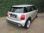MINI Cooper 1.5 Classic F56 LCI2 automaat met LED, Apple Car, 12 maanden, 136 pk, Gebruikt, Zwart
