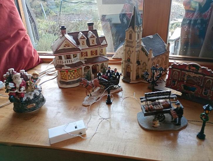 Kerstdorp set met verlichting en muziek, Diversen, Kerst, Ophalen of Verzenden