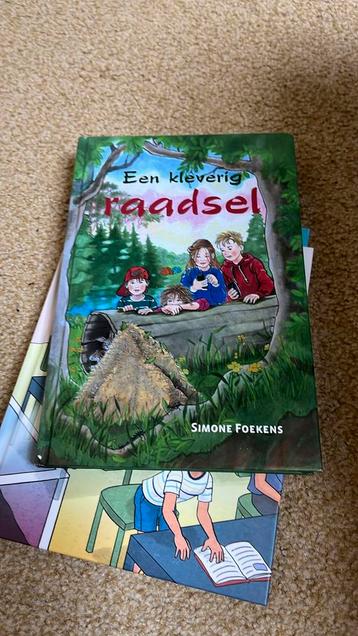 Simone Foekens - Een kleverig raadsel beschikbaar voor biedingen