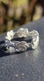 Prachtige Mattenklopper zilver ring